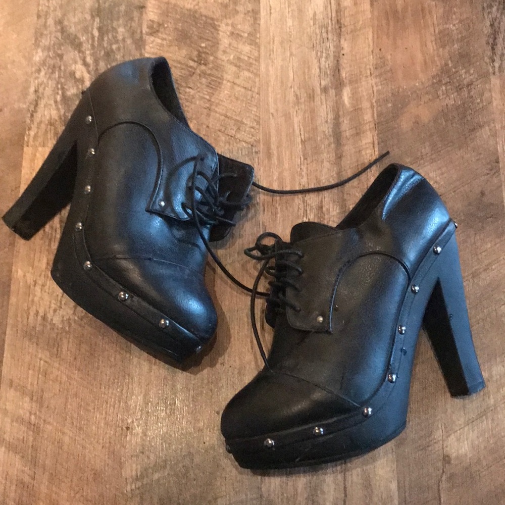 Lace up platform heeled boots